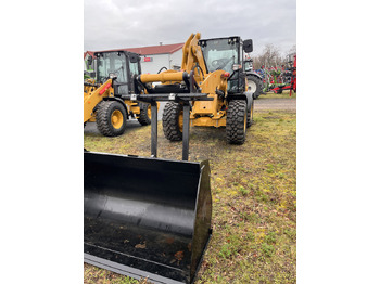 Utovarivač točkaš CATERPILLAR 908H