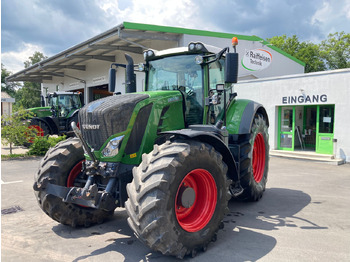 Traktor FENDT 826 Vario