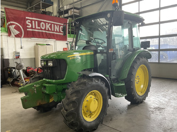 Traktor JOHN DEERE 5055E