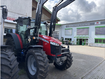 Traktor MASSEY FERGUSON 5711