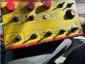 Prikolica sa automatskim punjenjem Pöttinger Silo Profi 3: slika 2 Prikolica sa automatskim punjenjem Pöttinger Silo Profi 3: slika 2