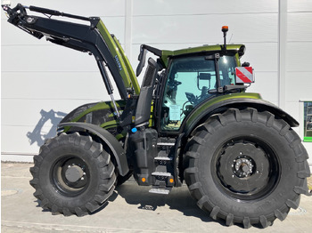 Traktor VALTRA