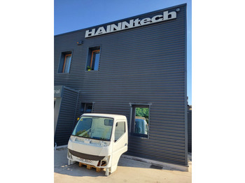 Kabina i enterijer MITSUBISHI