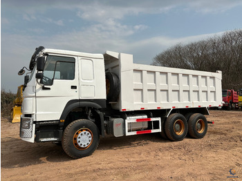 Istovarivač za prevoz teških mašina SINOTRUK Howo Dump truck 371: slika 2