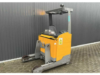 Regalni viljuškar JUNGHEINRICH ETV