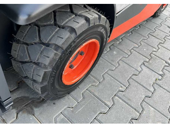 Gasni viljuškar Linde H20T-01: slika 2