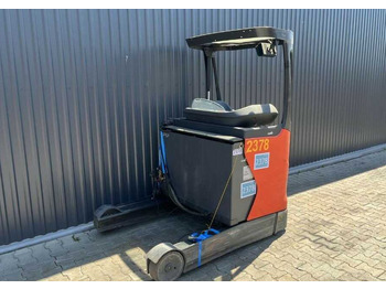 Regalni viljuškar LINDE R16