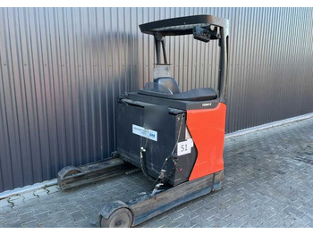 Regalni viljuškar LINDE R16