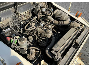 Vučno vozilo TOYOTA