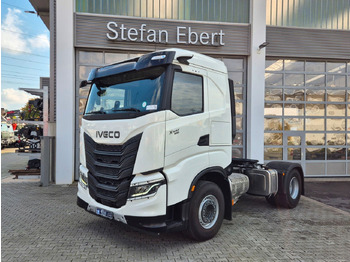 Tegljač IVECO X-WAY