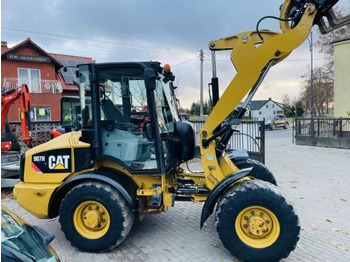 Utovarivač točkaš CATERPILLAR