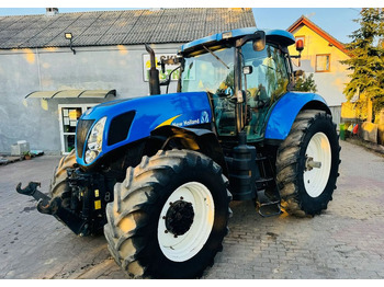 Traktor NEW HOLLAND T7000