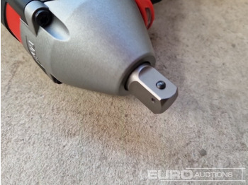 Građevinska oprema Unused Milwaukee M18 18v 1/2 Cordless Impact Wrench (Body Only): slika 5