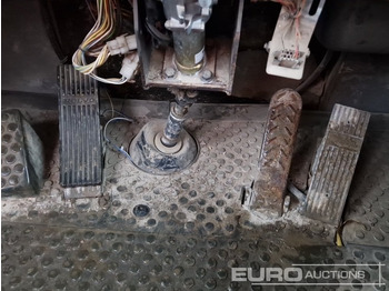 Zglobni kiper VOLVO A40D