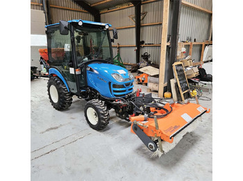 Komunalni traktor