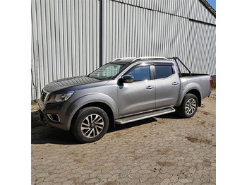 Pikap NISSAN Navara