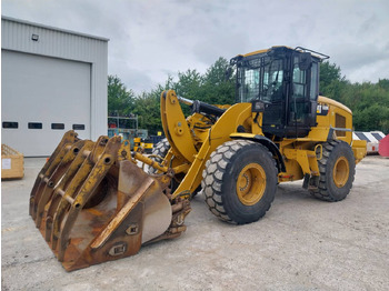 Utovarivač točkaš CATERPILLAR 930M