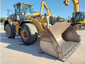 Utovarivač točkaš CATERPILLAR 972M