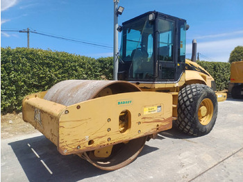 Kompaktor CATERPILLAR