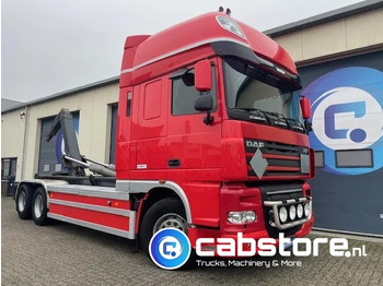 Kamion sa hidrauličnom kukom DAF XF 105 460