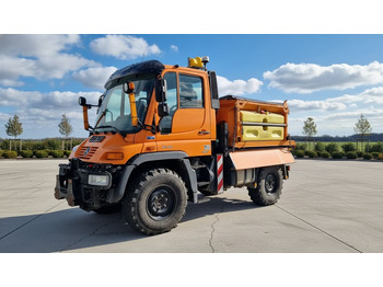 Korisno/ Posebno vozilo UNIMOG U300