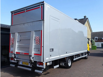 Kamion sa zatvorenim sandukom MAN TGL 12.180 EURO 6 LAADKLEP AIRCO AUTOMAAT NAVI 1ST OWNER: slika 2