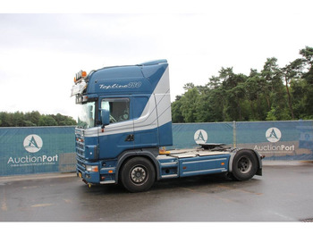 Kamion sa golom šasijom i zatvorenom kabinom SCANIA 164
