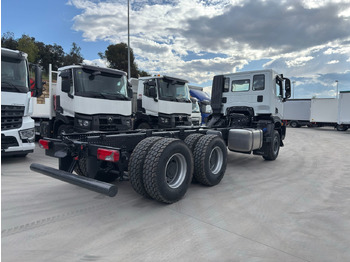 Kamion sa golom šasijom i zatvorenom kabinom IVECO AD380T46 6x4 E6 (Chassis): slika 4