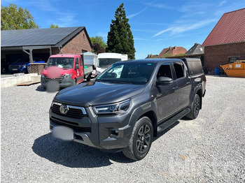 Pikap TOYOTA Hilux