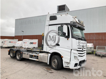 Kamion MERCEDES-BENZ