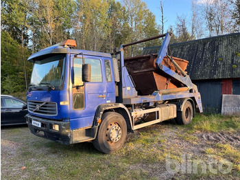Kamion za utovaranje kontejnera VOLVO FL6