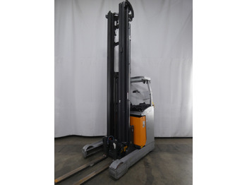 Regalni viljuškar STILL