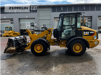 Utovarivač točkaš CATERPILLAR 906M