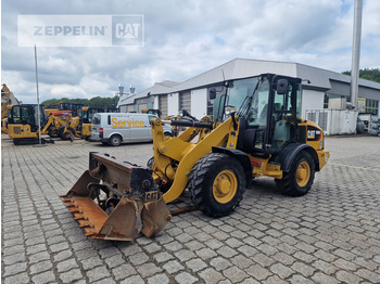 Utovarivač točkaš CATERPILLAR 906M