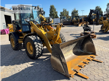 Utovarivač točkaš CATERPILLAR 908
