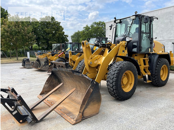 Utovarivač točkaš CATERPILLAR 910
