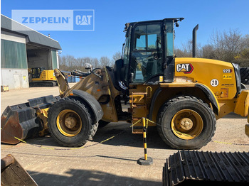 Utovarivač točkaš CATERPILLAR 920