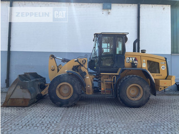 Utovarivač točkaš CATERPILLAR 930M