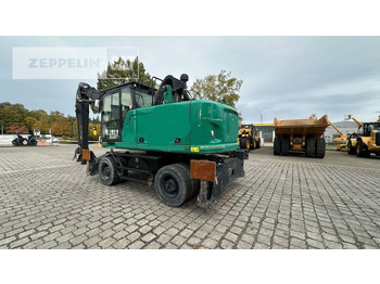 Bager za obradu otpada/ Industrije CATERPILLAR MH3024