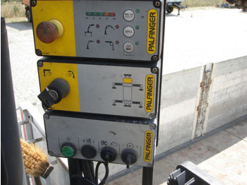 Kamion sa tovarnim sandukom, Kamion sa dizalicom MERCEDES-BENZ Antos 2543 L 6x2 Pritsche Heckkran: slika 2