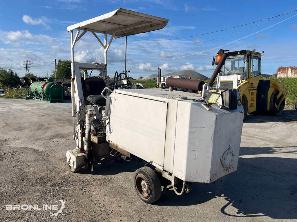 1991 Wirtgen SF500C/4 Asfaldifrees 0,5m - Prskalica bitu-emulzije: slika 1 1991 Wirtgen SF500C/4 Asfaldifrees 0,5m - Prskalica bitu-emulzije: slika 1