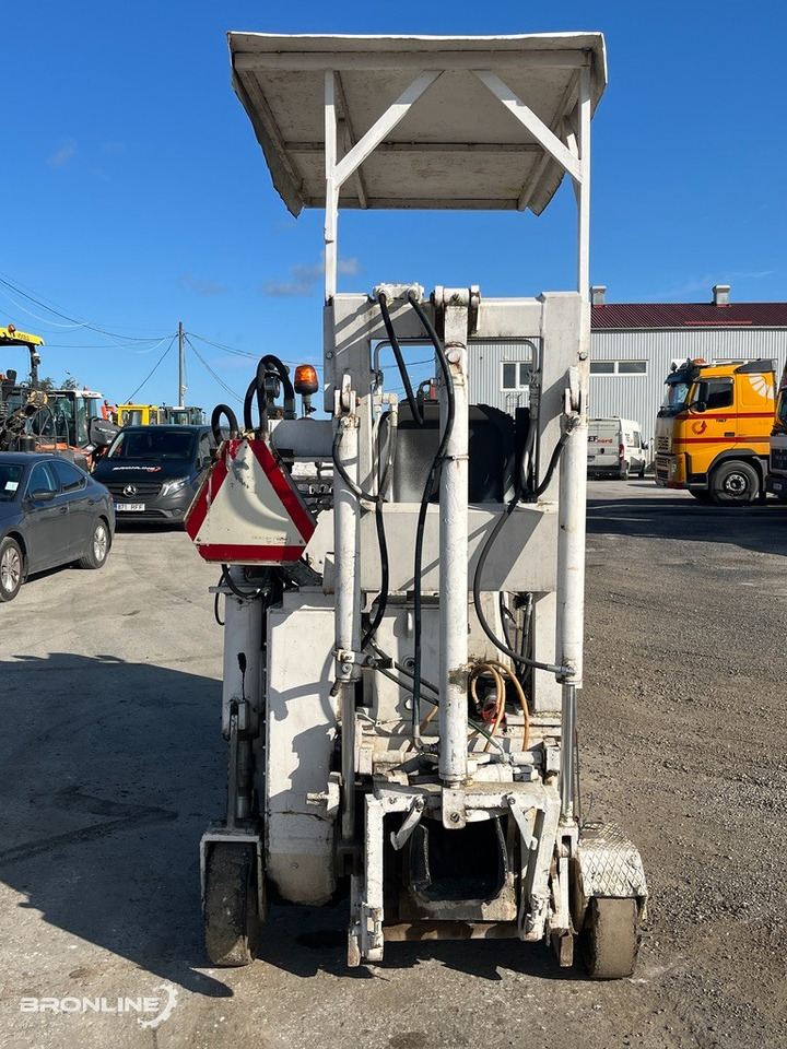 1991 Wirtgen SF500C/4 Asfaldifrees 0,5m - Prskalica bitu-emulzije: slika 3 1991 Wirtgen SF500C/4 Asfaldifrees 0,5m - Prskalica bitu-emulzije: slika 3