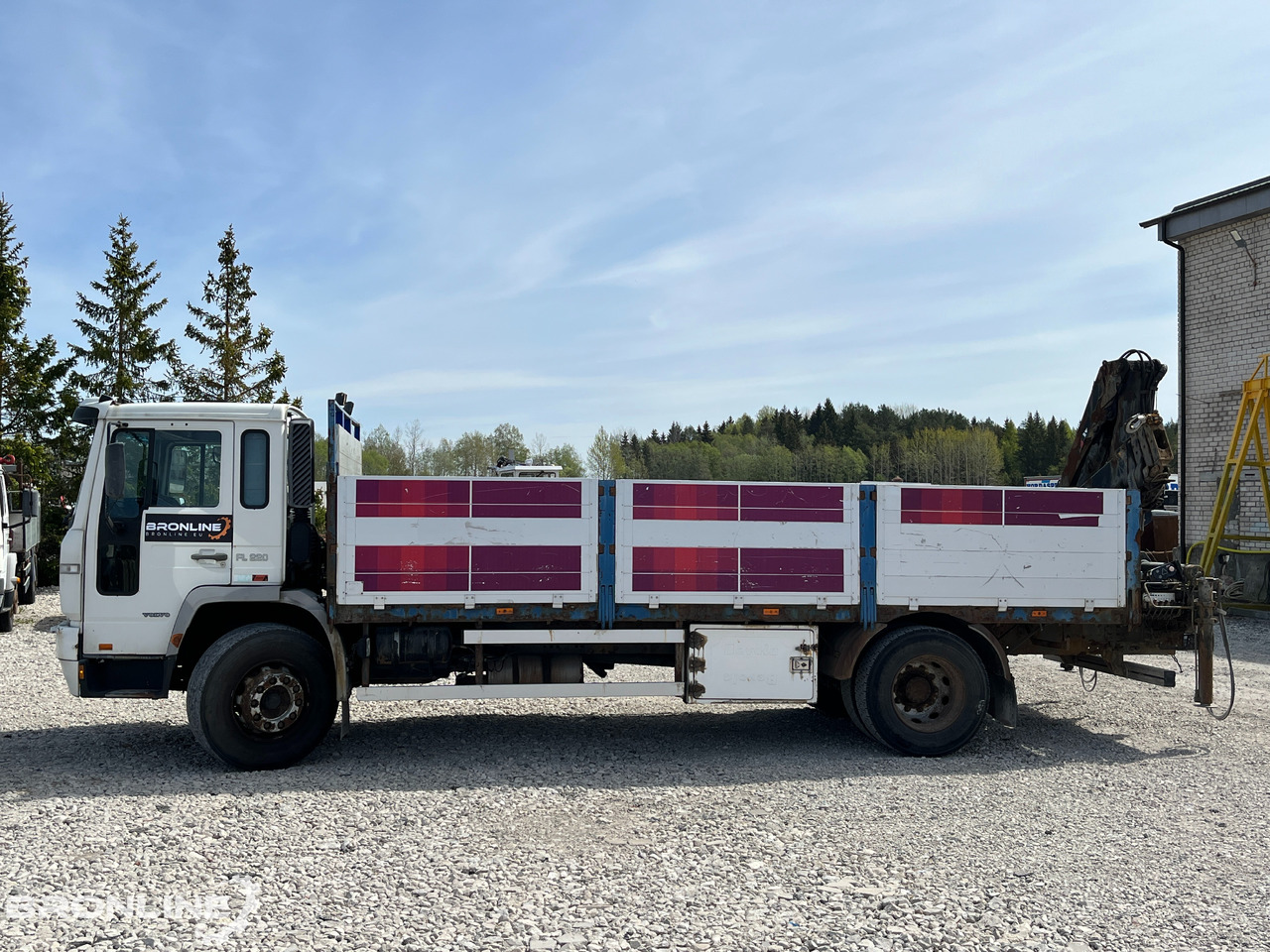 2000 Volvo FL220 4x2 + Hiab 102-4 - Kamion sa tovarnim sandukom, Kamion sa dizalicom: slika 3 2000 Volvo FL220 4x2 + Hiab 102-4 - Kamion sa tovarnim sandukom, Kamion sa dizalicom: slika 3