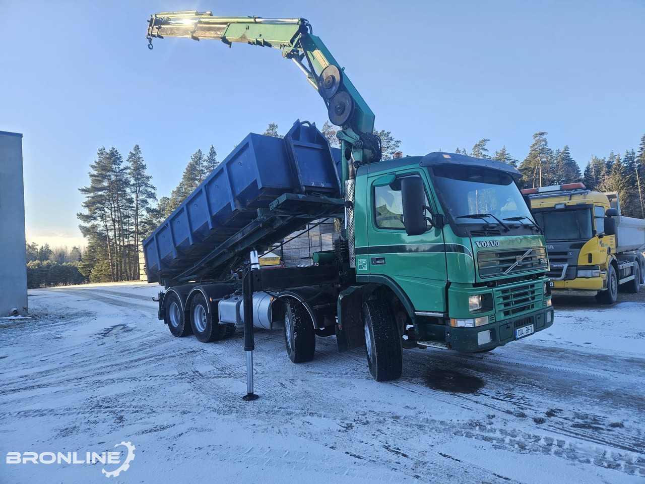 2002 Volvo FM12 8x4 Cable lift + Crane HMF - Kamion sa kablovskim sistemom, Kamion sa dizalicom: slika 1 2002 Volvo FM12 8x4 Cable lift + Crane HMF - Kamion sa kablovskim sistemom, Kamion sa dizalicom: slika 1