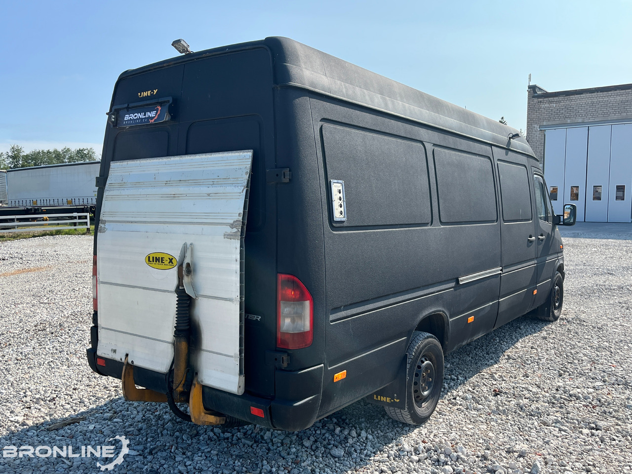 2004 Mercedes-Benz Sprinter 313 CDI 2.2d 95kW - Furgon: slika 5 2004 Mercedes-Benz Sprinter 313 CDI 2.2d 95kW - Furgon: slika 5