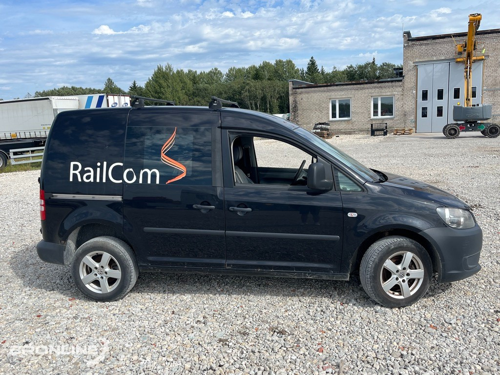 2011 Volkswagen Caddy 4x4 2.0 81kW - Automobil: slika 3 2011 Volkswagen Caddy 4x4 2.0 81kW - Automobil: slika 3