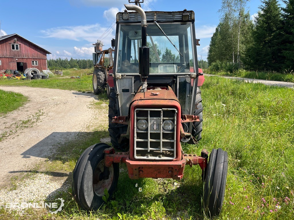 International 475 rikkega traktor / Faulty - Traktor: slika 3 International 475 rikkega traktor / Faulty - Traktor: slika 3