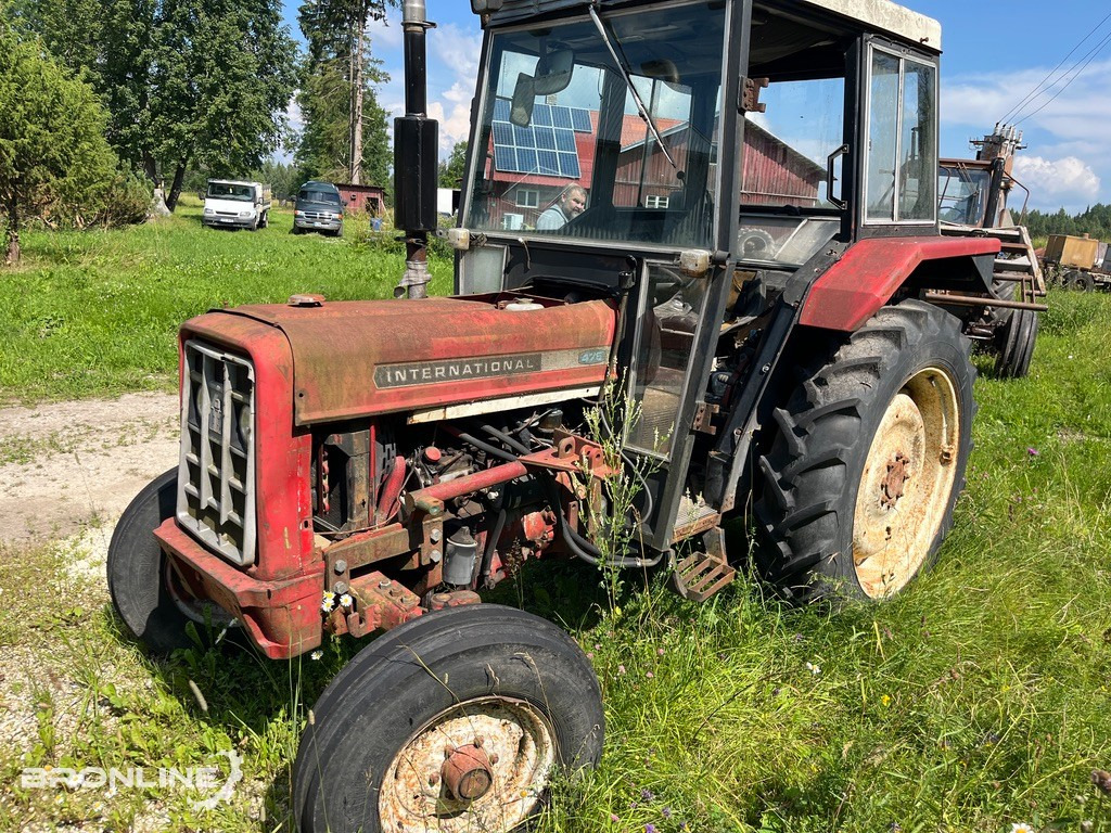 International 475 rikkega traktor / Faulty - Traktor: slika 2 International 475 rikkega traktor / Faulty - Traktor: slika 2