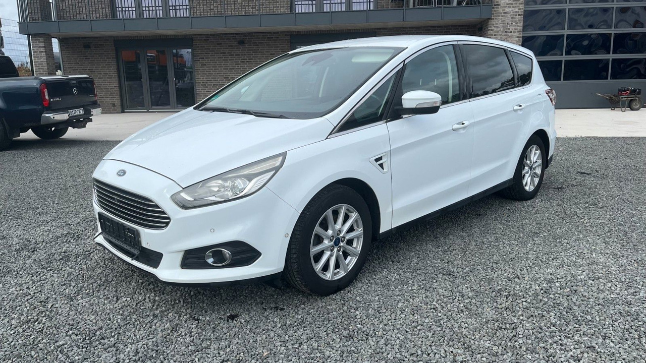 Ford S-Max S-MAX Titanium 2.0 TDCI - Karavan: slika 2 Ford S-Max S-MAX Titanium 2.0 TDCI - Karavan: slika 2