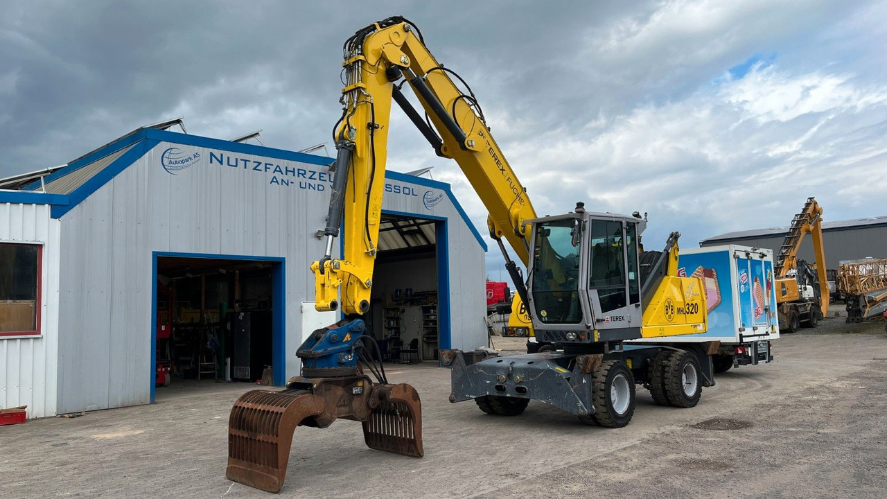 Fuchs TeRex MHL 320 D Umschlagbagger Greifer Pratzen - Bager za obradu otpada/ Industrije: slika 3 Fuchs TeRex MHL 320 D Umschlagbagger Greifer Pratzen - Bager za obradu otpada/ Industrije: slika 3